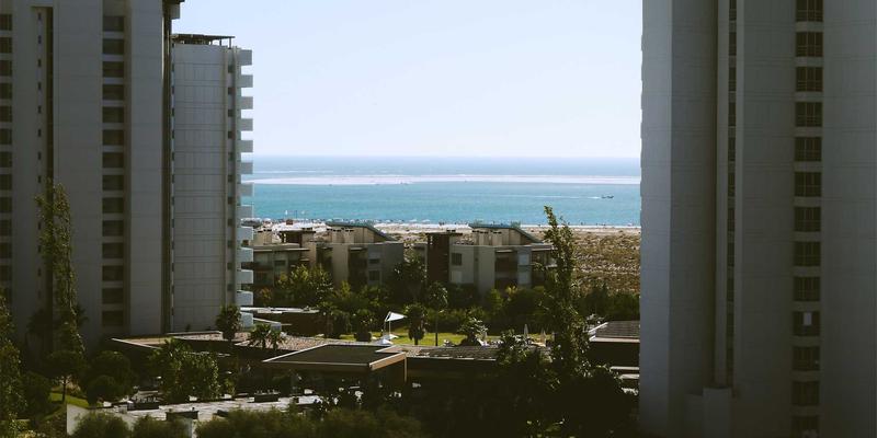 开放网络操作系统SONiC：数据中心网络的编程开发新范式与生态全景