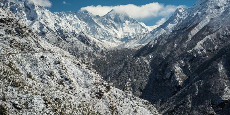 量子保密通信网络：原理、进展及对未来网络安全的颠覆性影响
